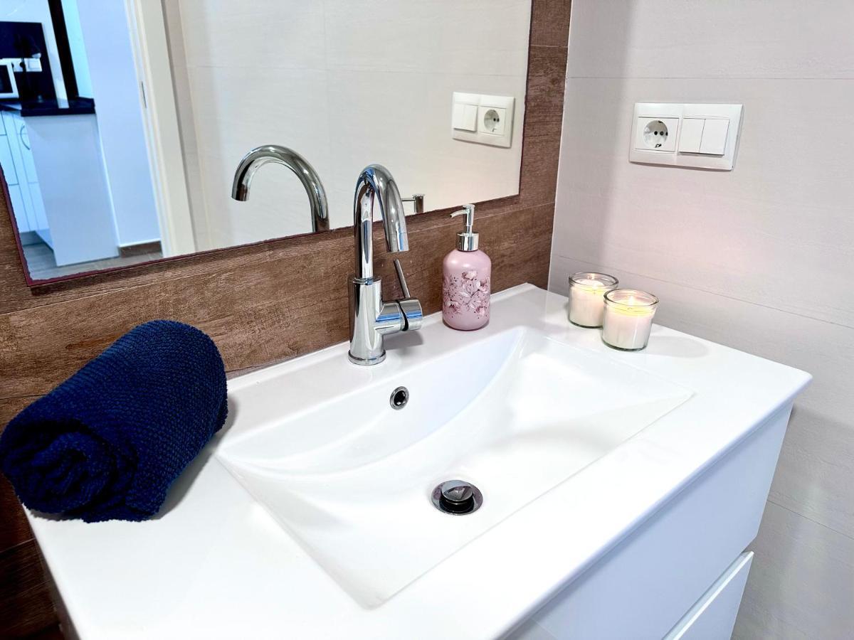 Apartamento La Cala Del Moral Sol Y Mar Apartment ภายนอก รูปภาพ